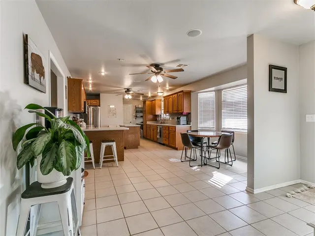 Photo 2 — 2306 County Road 1231, Blanchard, OK 73010