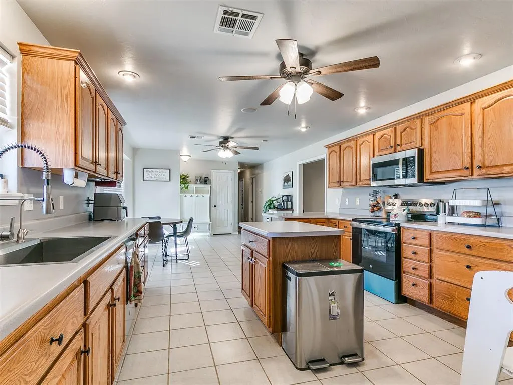 Photo 5 — 2306 County Road 1231, Blanchard, OK 73010