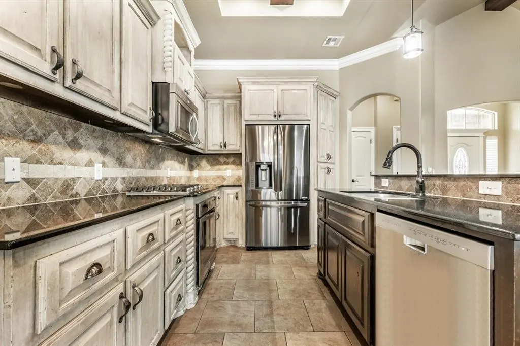 Photo 7 — 13909 Drakes Way, Yukon, OK 73099