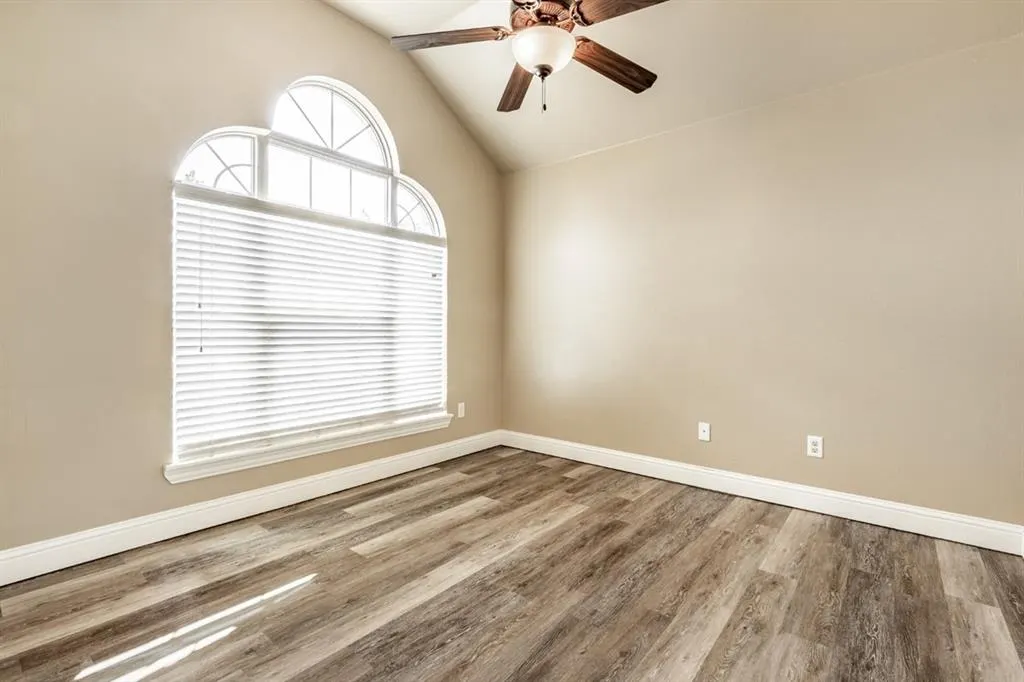 Photo 12 — 13909 Drakes Way, Yukon, OK 73099