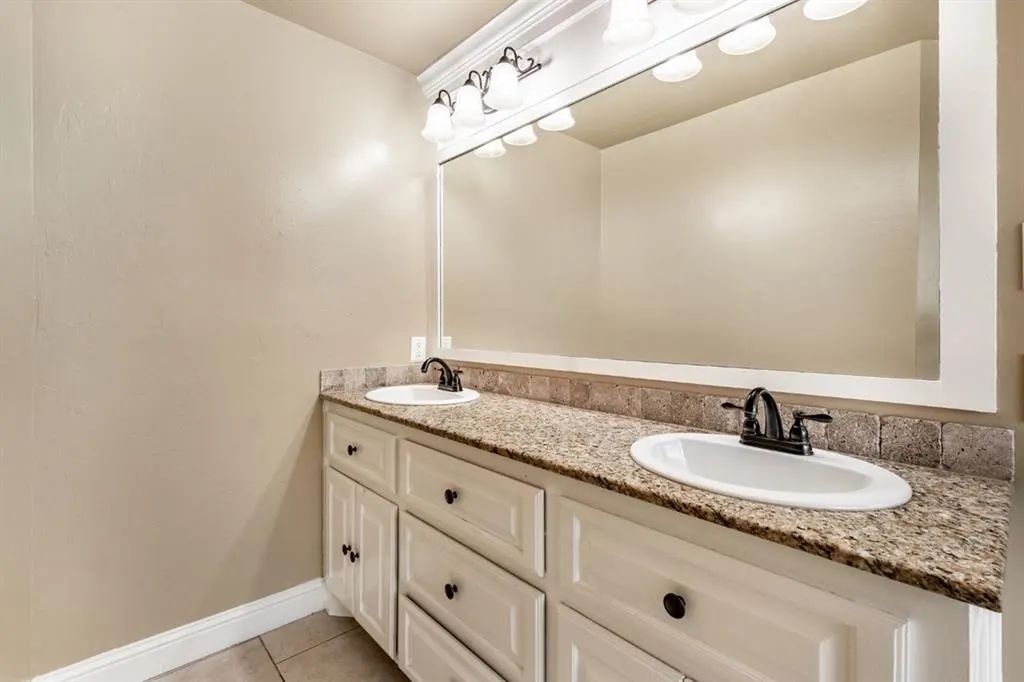 Photo 18 — 13909 Drakes Way, Yukon, OK 73099