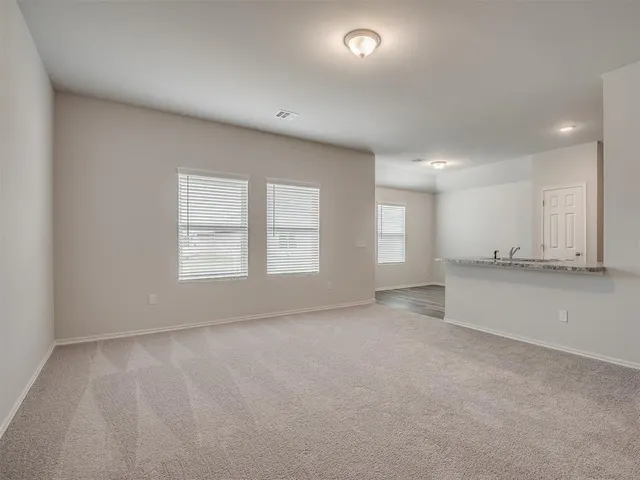 Photo 6 — 1009 S Colt Lane, Mustang, OK 73064