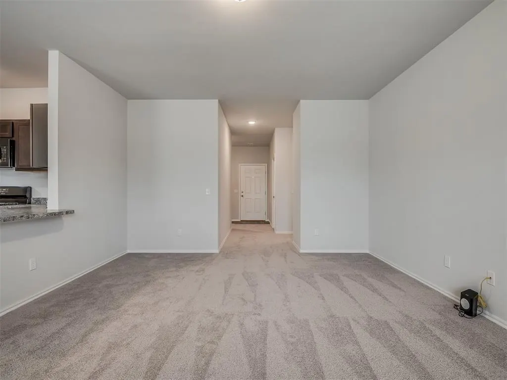 Photo 9 — 1009 S Colt Lane, Mustang, OK 73064