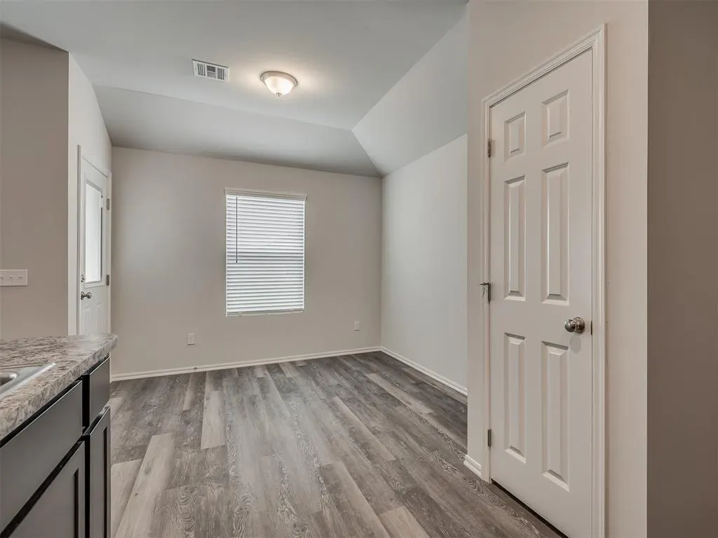 Photo 19 — 1009 S Colt Lane, Mustang, OK 73064