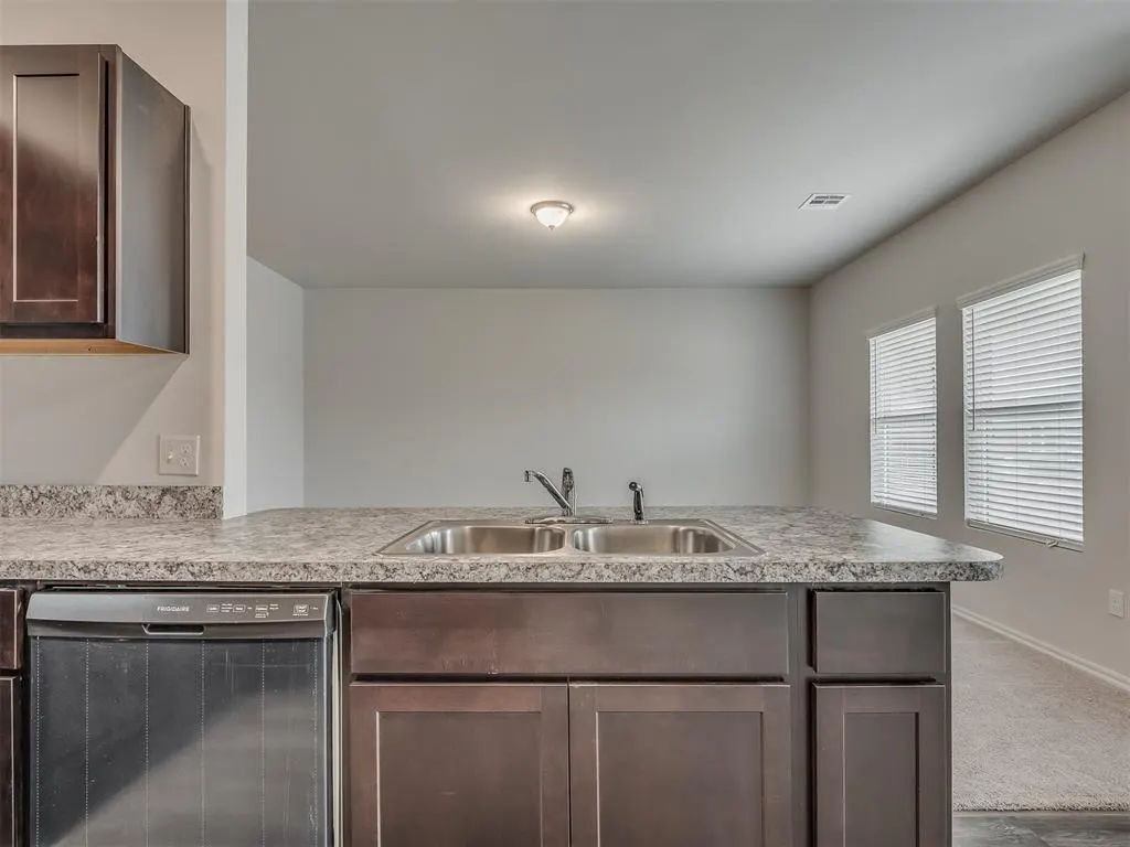 Photo 21 — 1009 S Colt Lane, Mustang, OK 73064