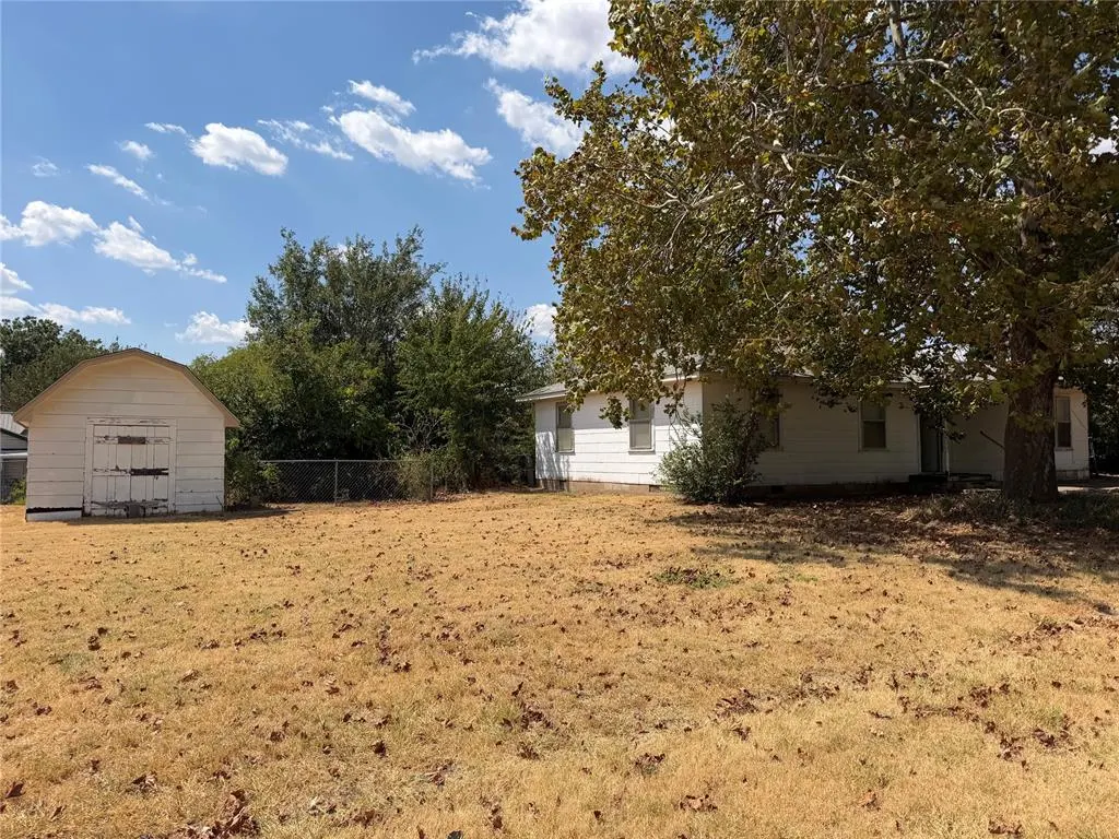 Photo 2 — 203 S Selby Street, Fletcher, OK 73541