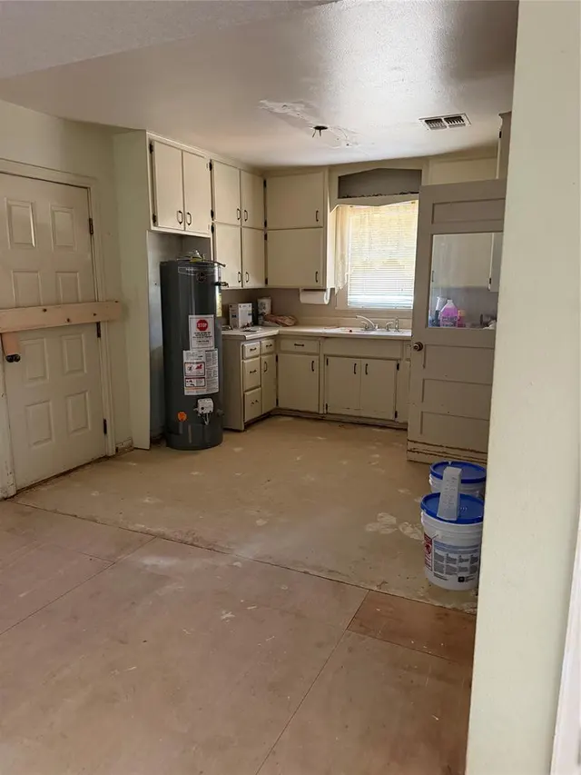 Photo 5 — 203 S Selby Street, Fletcher, OK 73541