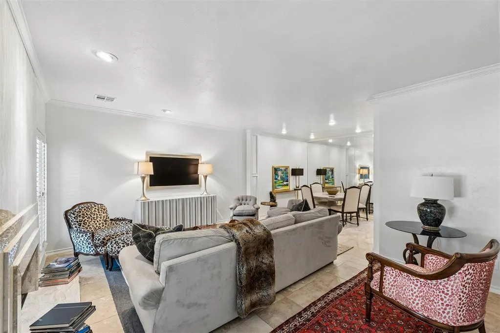Photo 2 — 6204 Waterford Boulevard 23, Oklahoma City, OK 73118
