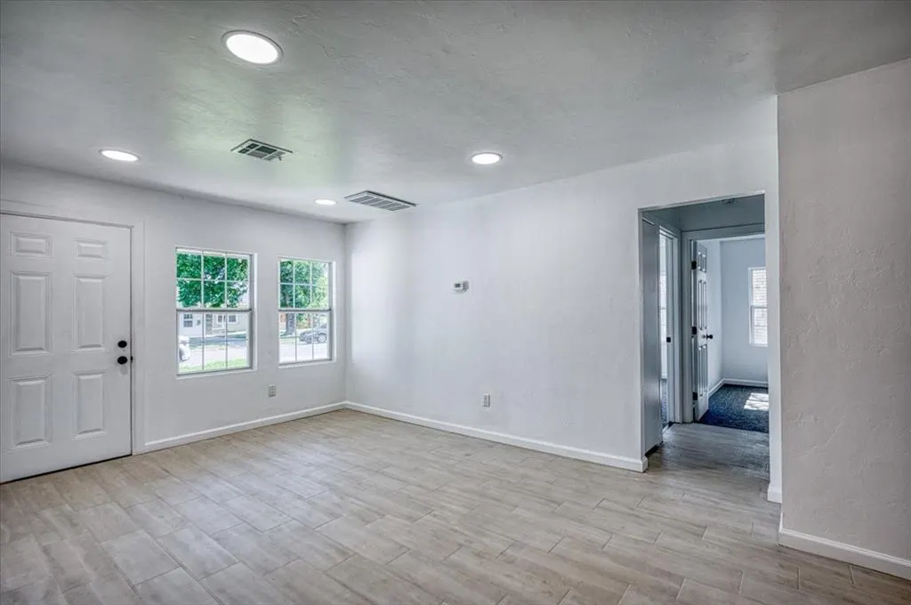 Photo 6 — 2904 SW 39th Terrace, Oklahoma City, OK 73119
