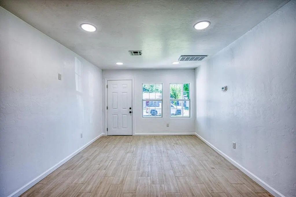 Photo 7 — 2904 SW 39th Terrace, Oklahoma City, OK 73119