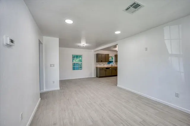 Photo 8 — 2904 SW 39th Terrace, Oklahoma City, OK 73119