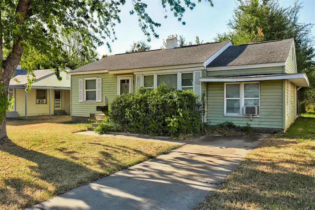 Front exterior — 520 E Ercoupe Drive, Midwest City, OK 73110