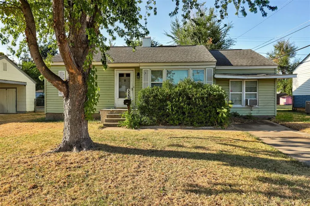 Photo 2 — 520 E Ercoupe Drive, Midwest City, OK 73110