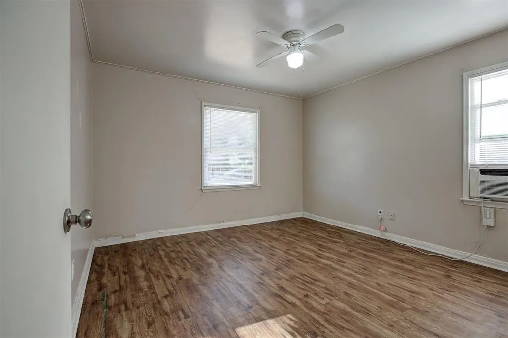 Photo 8 — 520 E Ercoupe Drive, Midwest City, OK 73110