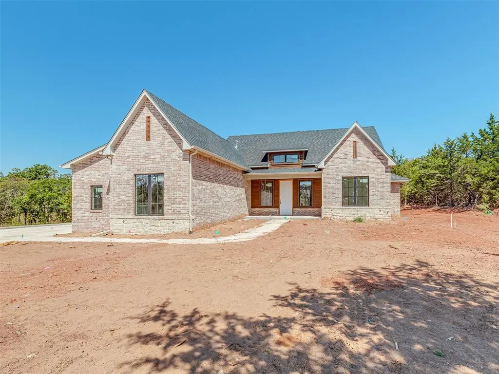 Front exterior — 8020 Longbow, Arcadia, OK 73007