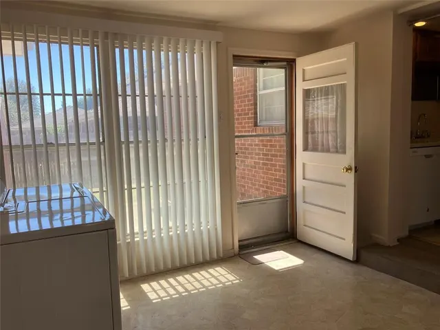 Photo 5 — 2116 Maple Drive, Midwest City, OK 73110