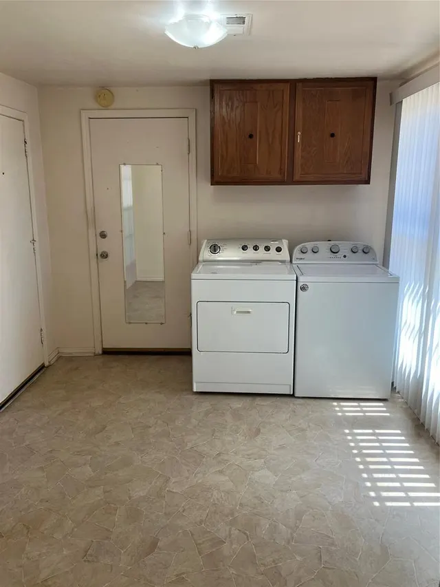 Photo 6 — 2116 Maple Drive, Midwest City, OK 73110