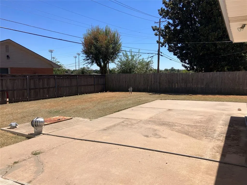 Photo 39 — 2116 Maple Drive, Midwest City, OK 73110