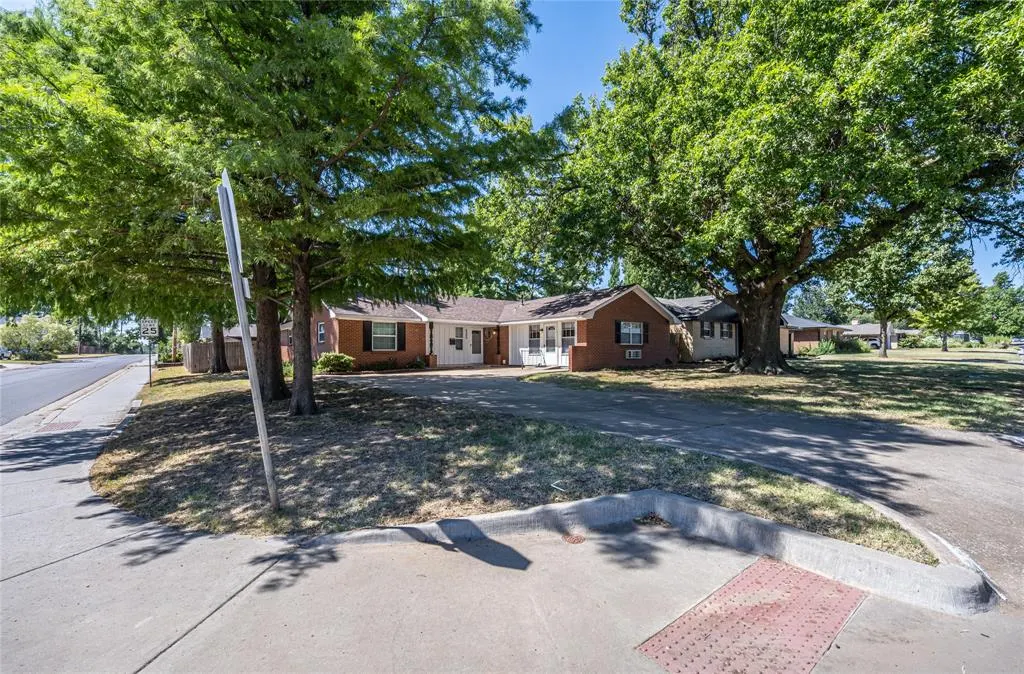 Photo 3 — 2300 NW 49th Street, Oklahoma City, OK 73112