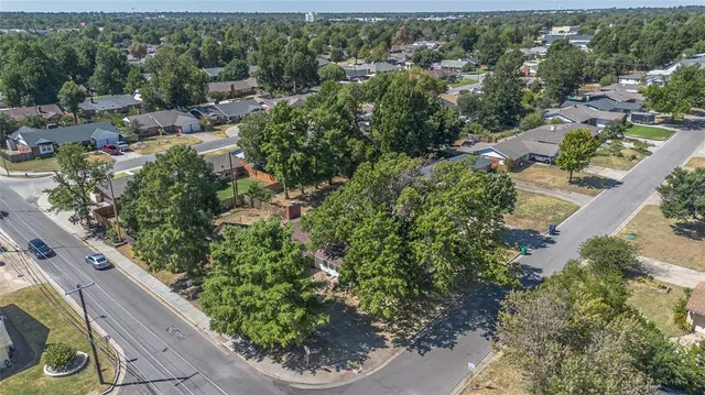 Photo 5 — 2300 NW 49th Street, Oklahoma City, OK 73112