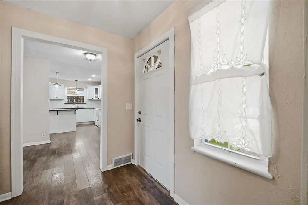 Photo 8 — 2300 NW 49th Street, Oklahoma City, OK 73112