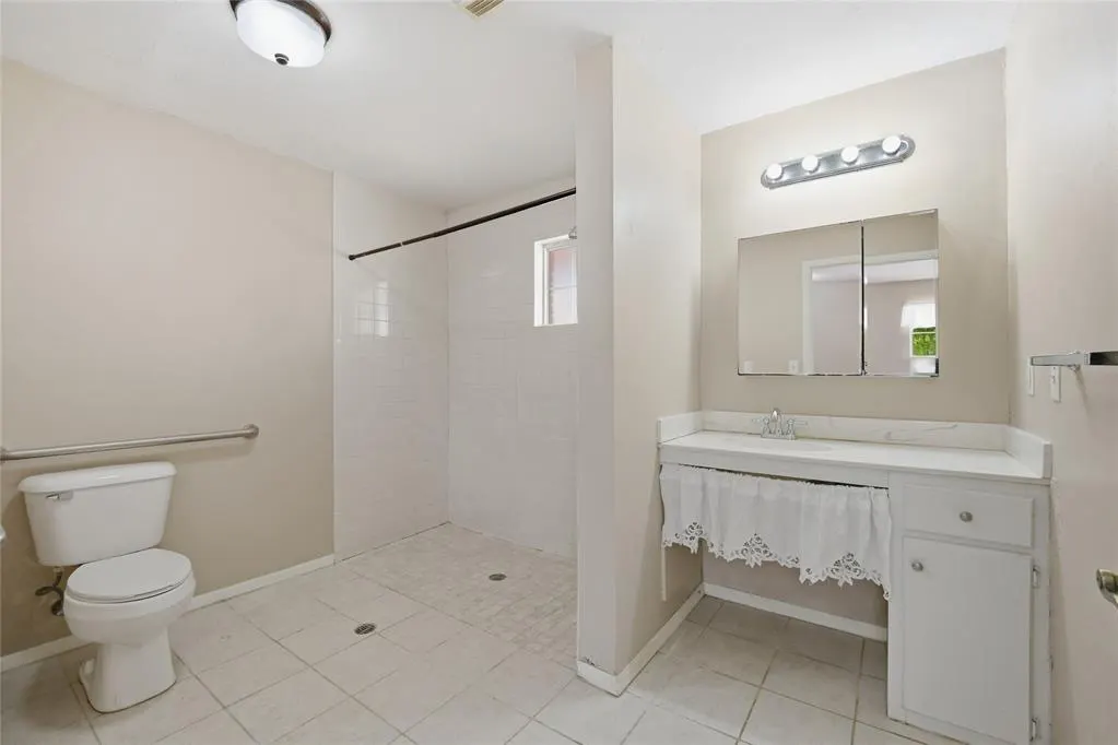 Photo 30 — 2300 NW 49th Street, Oklahoma City, OK 73112