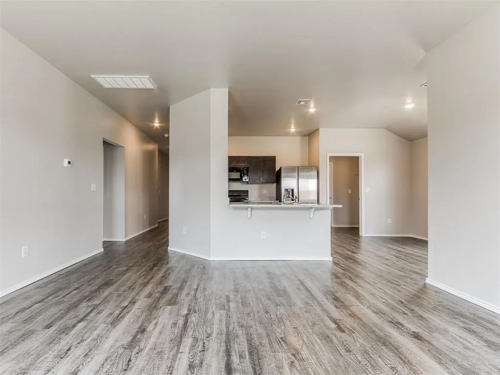 Photo 3 — 9500 Saddle Drive, Yukon, OK 73099