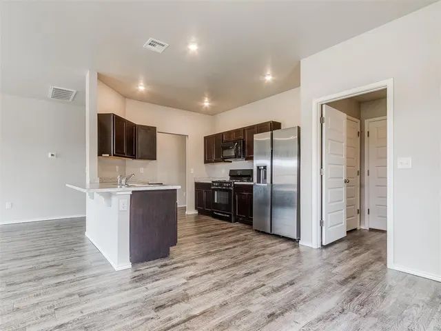Photo 7 — 9500 Saddle Drive, Yukon, OK 73099
