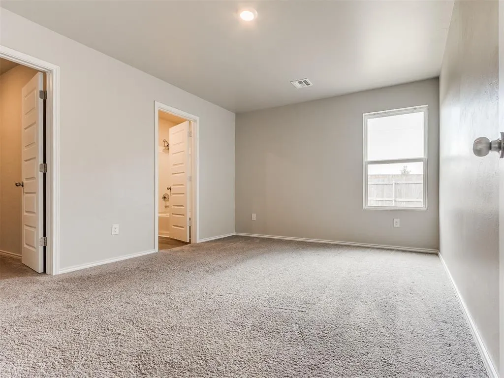 Photo 15 — 9500 Saddle Drive, Yukon, OK 73099