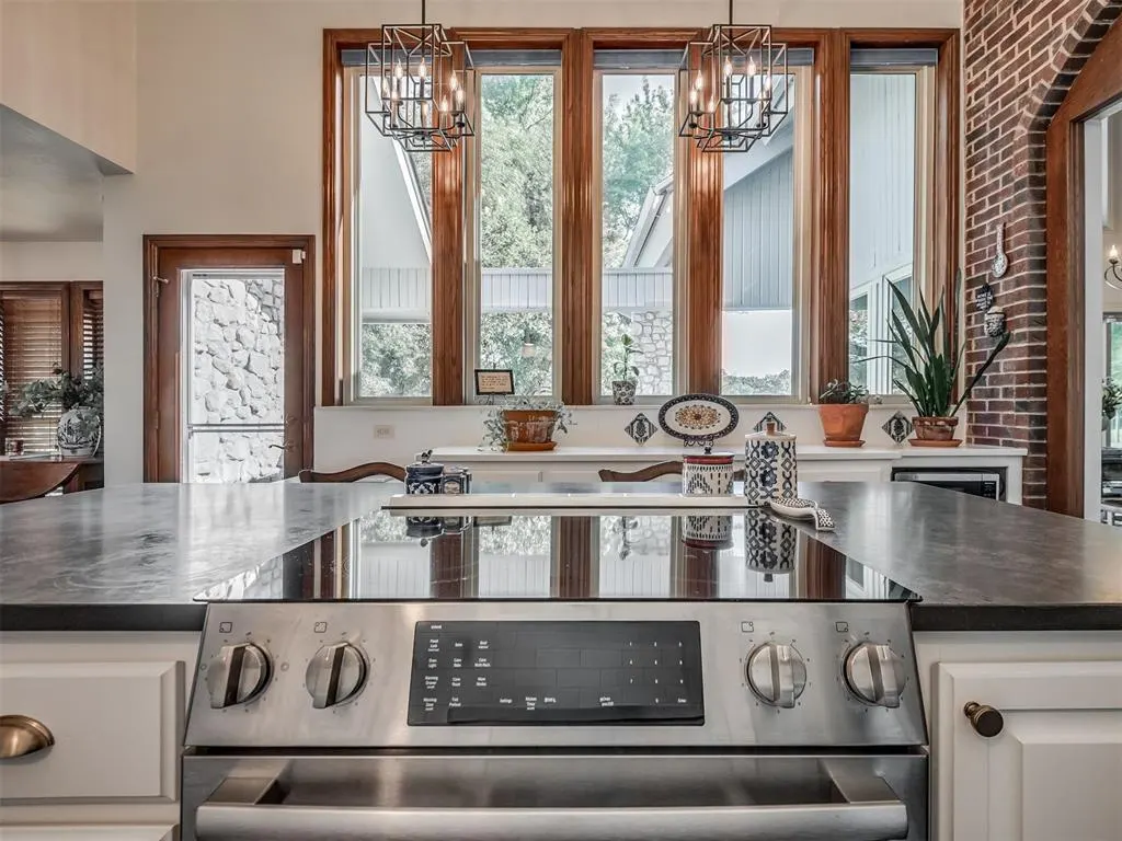 Photo 4 — 16881 E Imhoff Road, Norman, OK 73026
