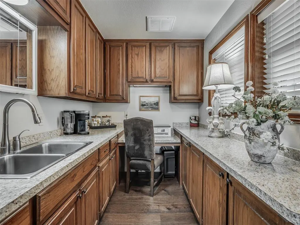 Photo 26 — 16881 E Imhoff Road, Norman, OK 73026