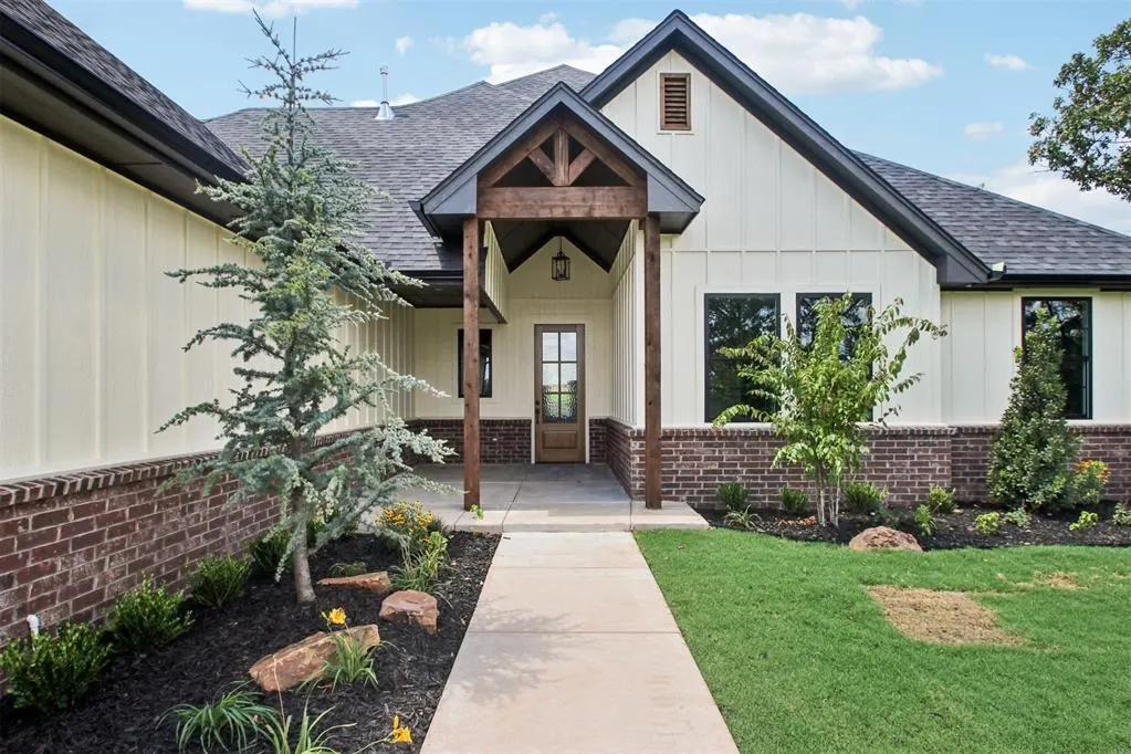 Photo 3 — 10849 Turkey Trot Trail, Guthrie, OK 73044
