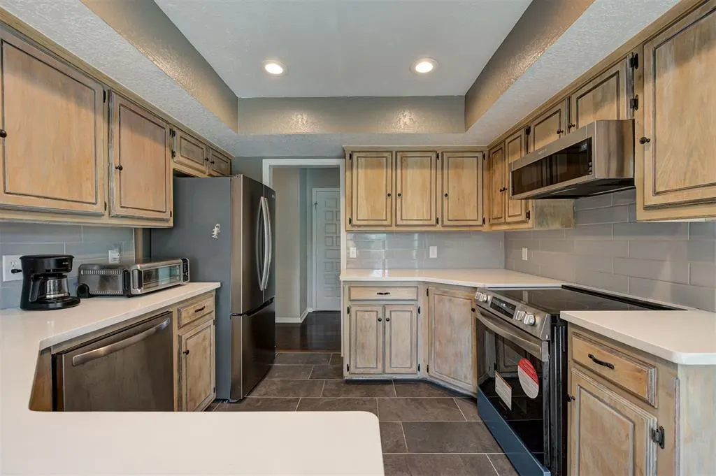 Photo 14 — 10413 Cricket Court, Oklahoma City, OK 73162