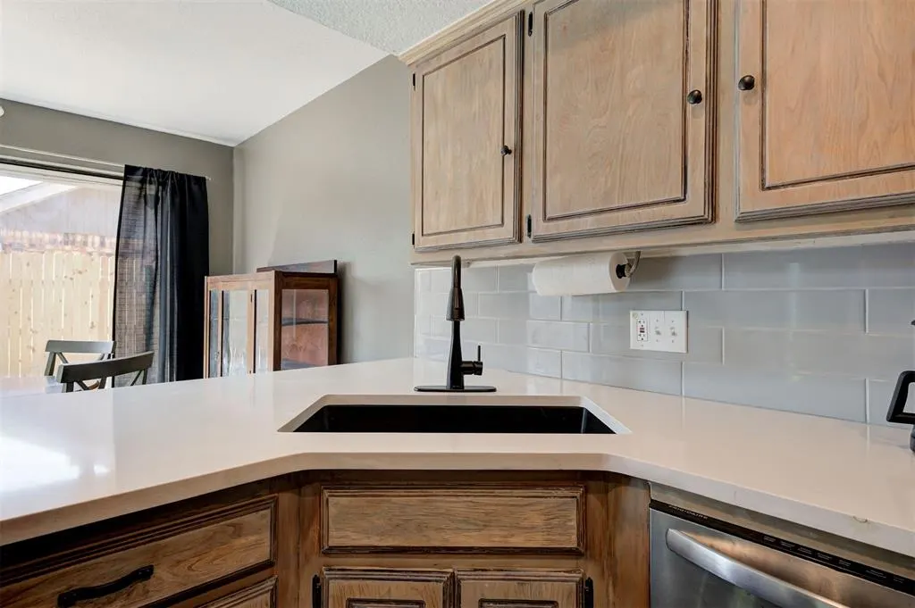 Photo 17 — 10413 Cricket Court, Oklahoma City, OK 73162