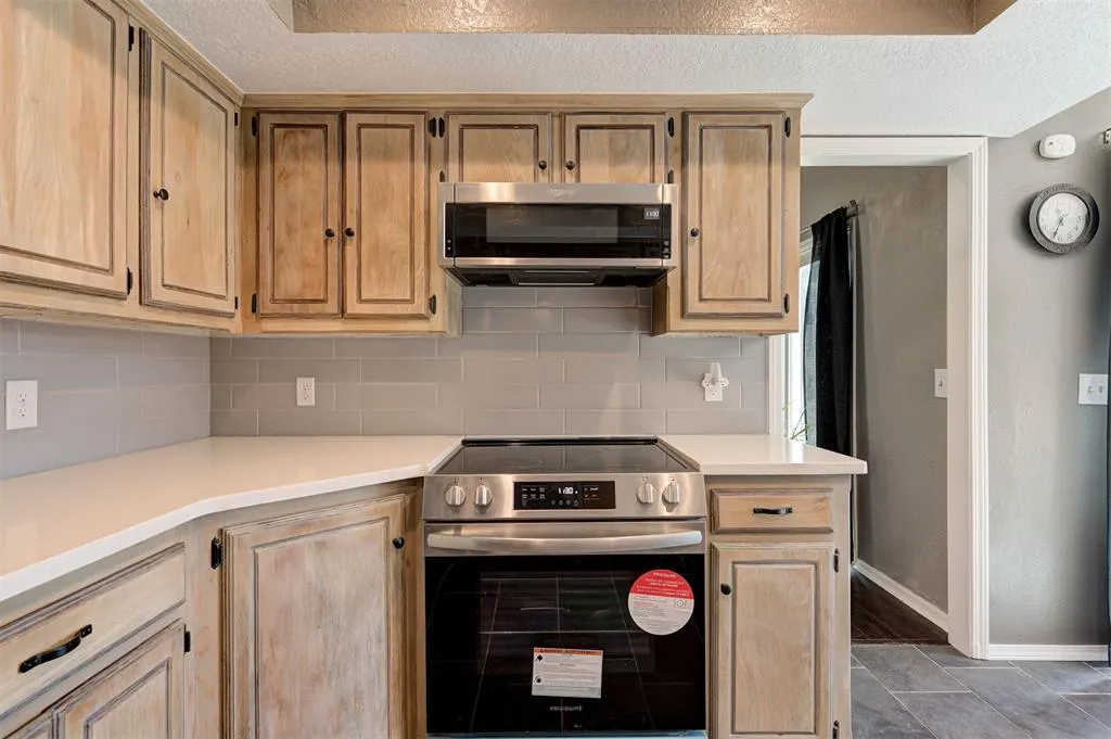 Photo 18 — 10413 Cricket Court, Oklahoma City, OK 73162