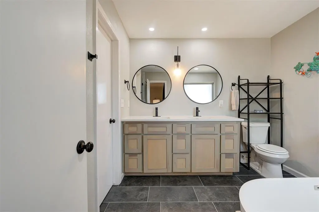 Photo 23 — 10413 Cricket Court, Oklahoma City, OK 73162