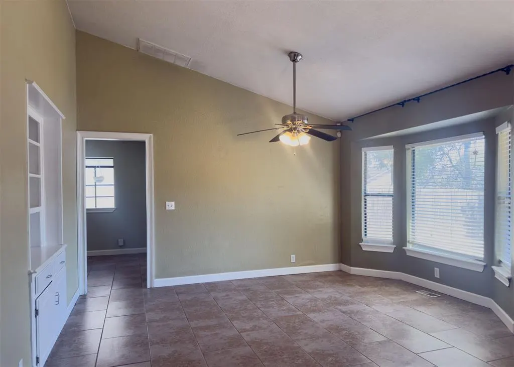 Photo 9 — 812 Countrywood Lane, Edmond, OK 73012