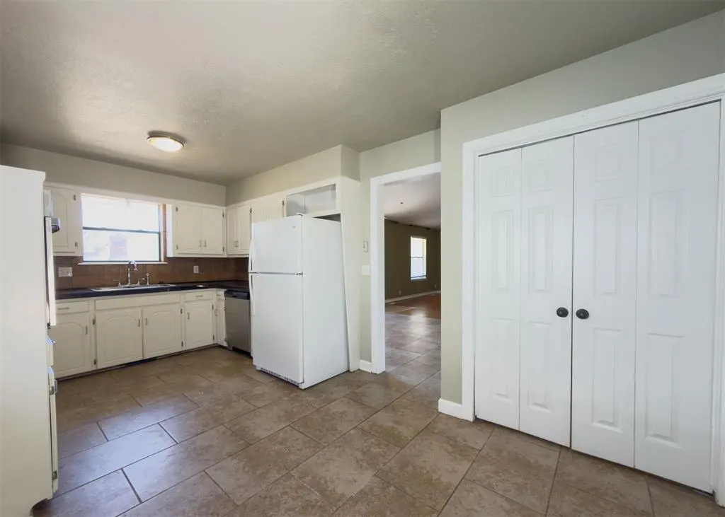 Photo 12 — 812 Countrywood Lane, Edmond, OK 73012