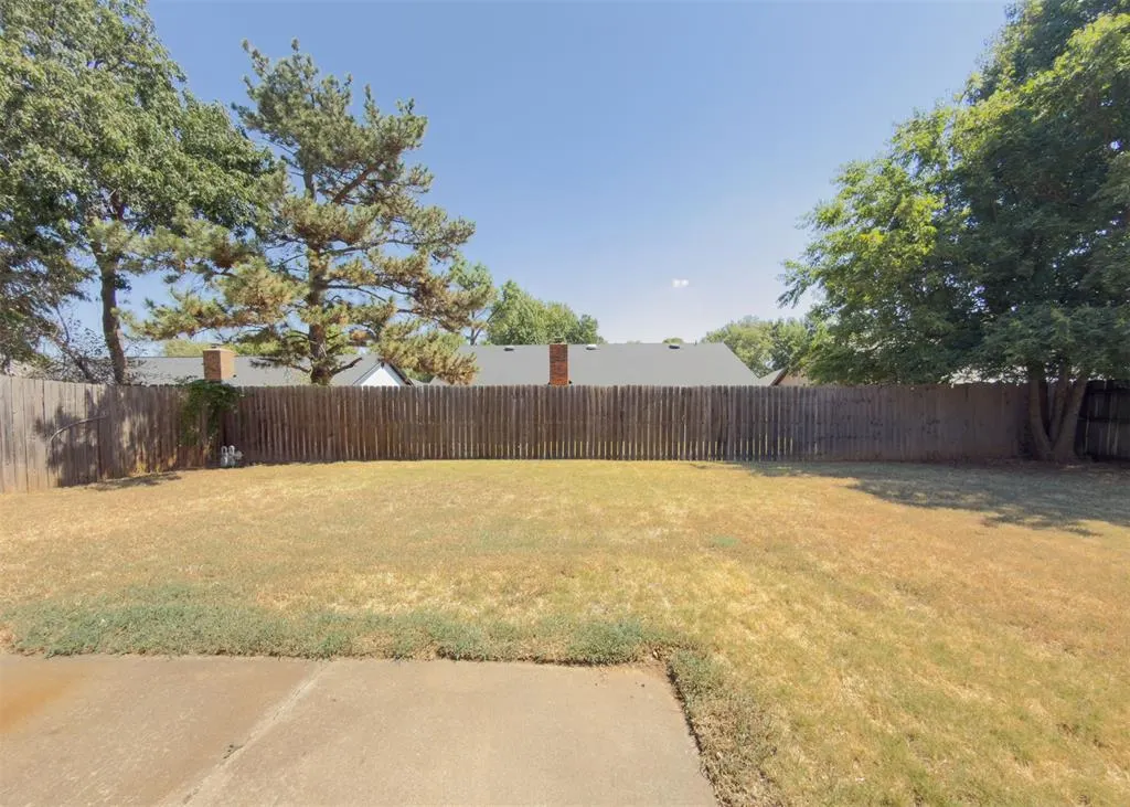 Photo 33 — 812 Countrywood Lane, Edmond, OK 73012