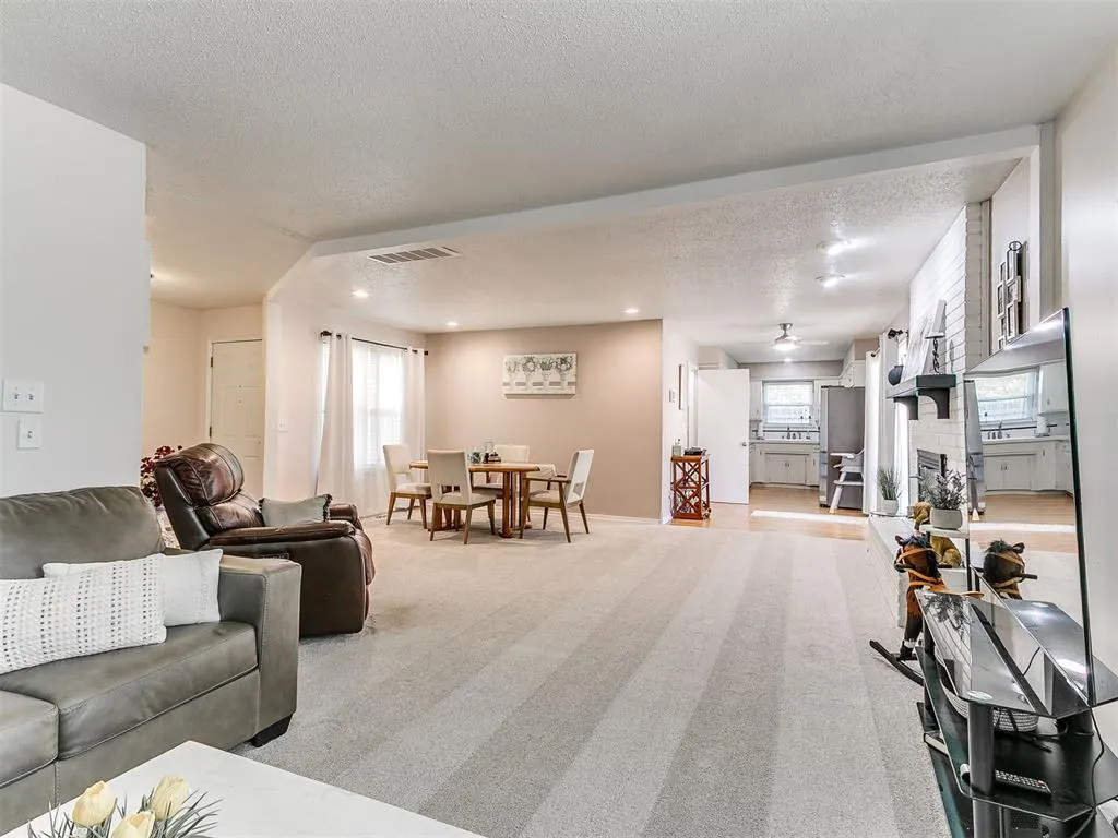 Photo 11 — 603 E 27th Street, Edmond, OK 73013