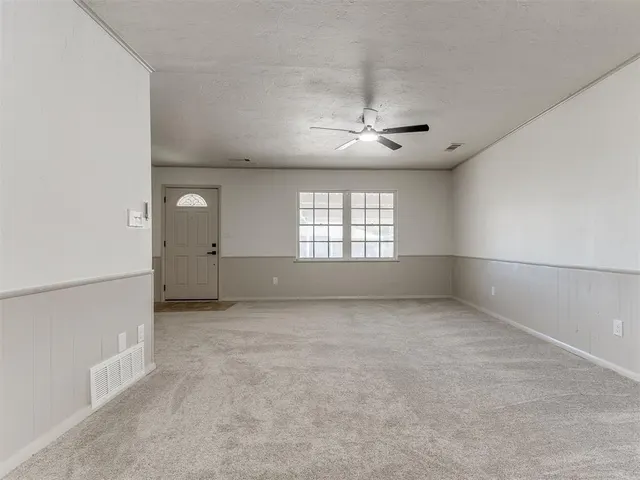 Photo 6 — 233 E Key Boulevard, Oklahoma City, OK 73110
