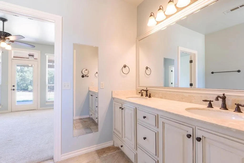 Photo 9 — 2520 E Bradley Street, Shawnee, OK 74804
