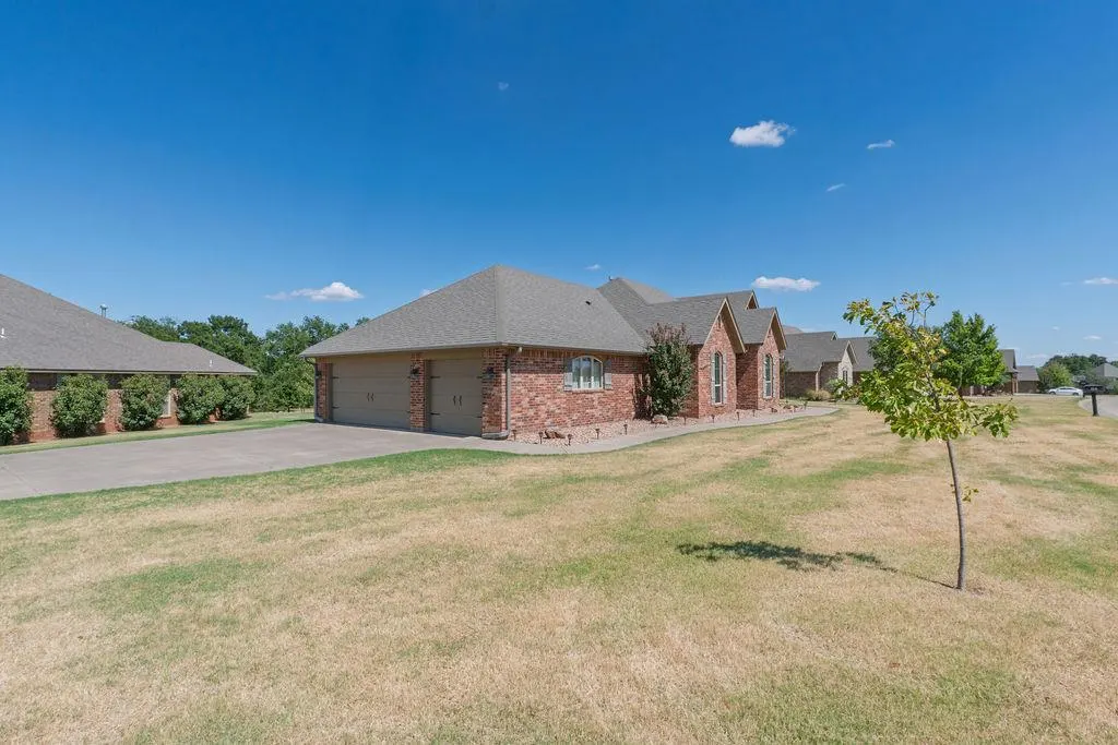 Photo 43 — 2520 E Bradley Street, Shawnee, OK 74804