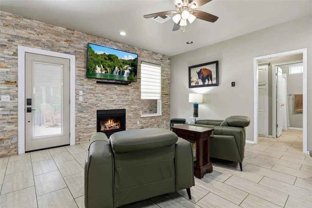 Photo 4 — 187 N Willow Terrace, Mustang, OK 73064