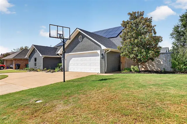 Photo 2 — 2713 NW 157th Street, Edmond, OK 73013
