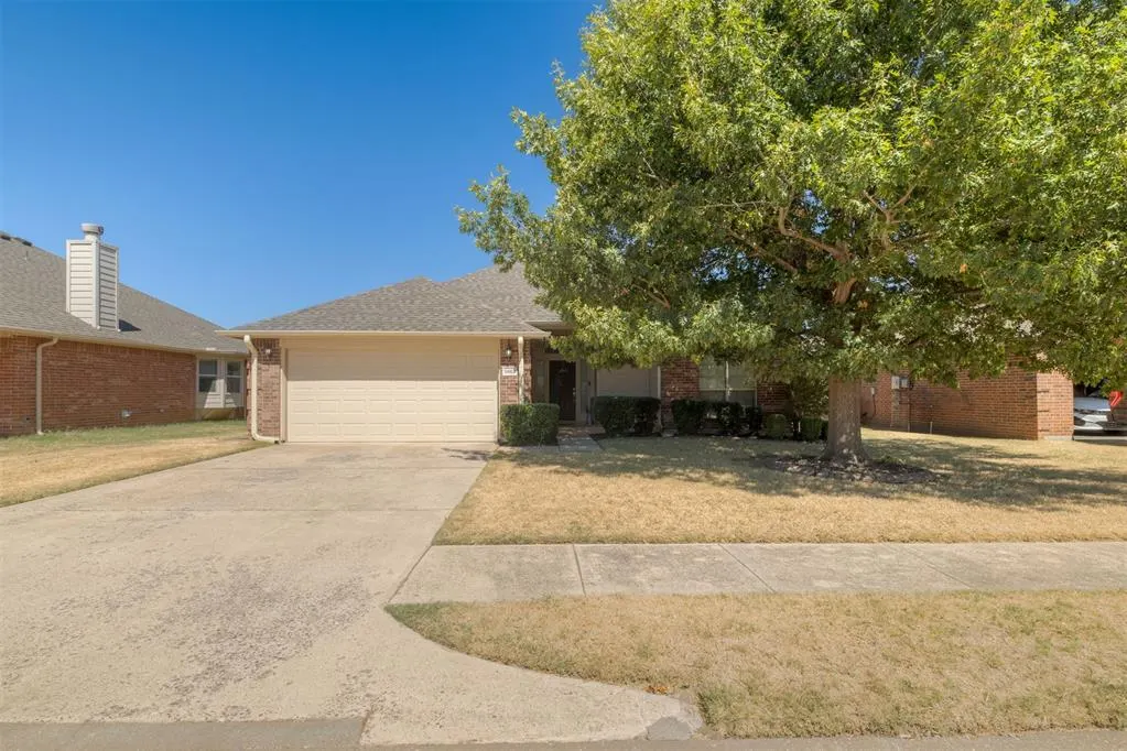 Front exterior — 9953 SW 23rd Street, Yukon, OK 73099