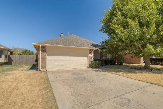 Photo 2 — 9953 SW 23rd Street, Yukon, OK 73099