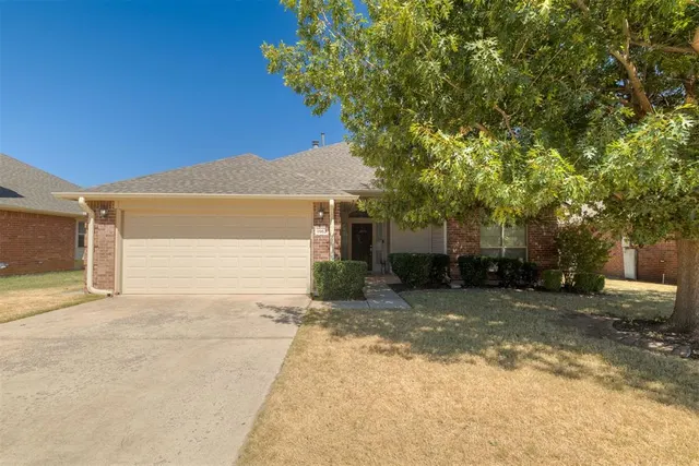 Photo 3 — 9953 SW 23rd Street, Yukon, OK 73099