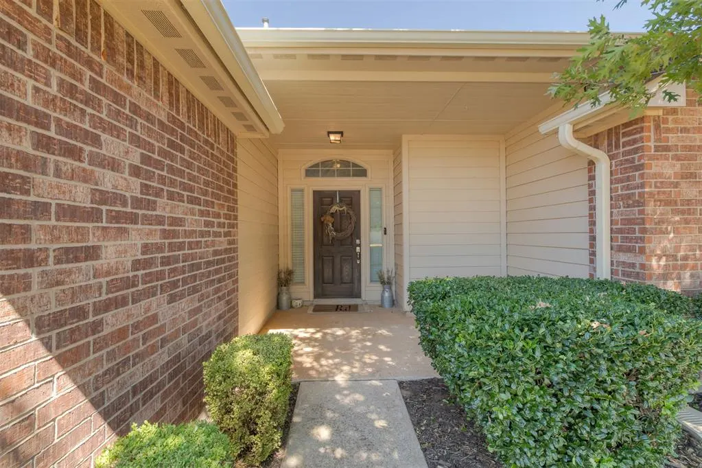 Photo 5 — 9953 SW 23rd Street, Yukon, OK 73099