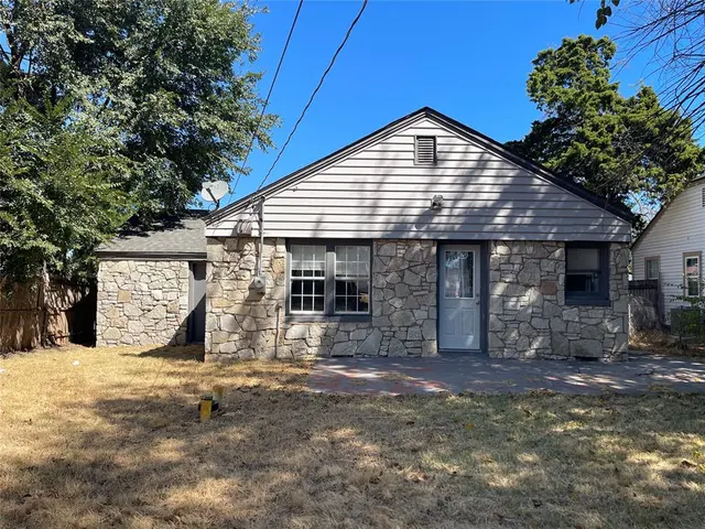 Photo 2 — 2504 SW 35th Street, Oklahoma City, OK 73119
